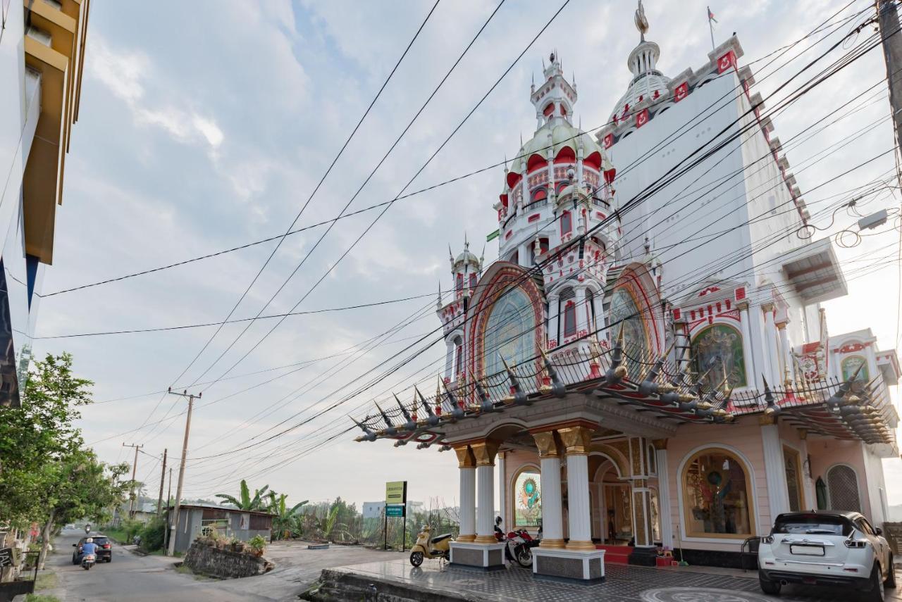 Urbanview Palace Syariah Balikpapan By Reddoorz Hotel Exterior photo